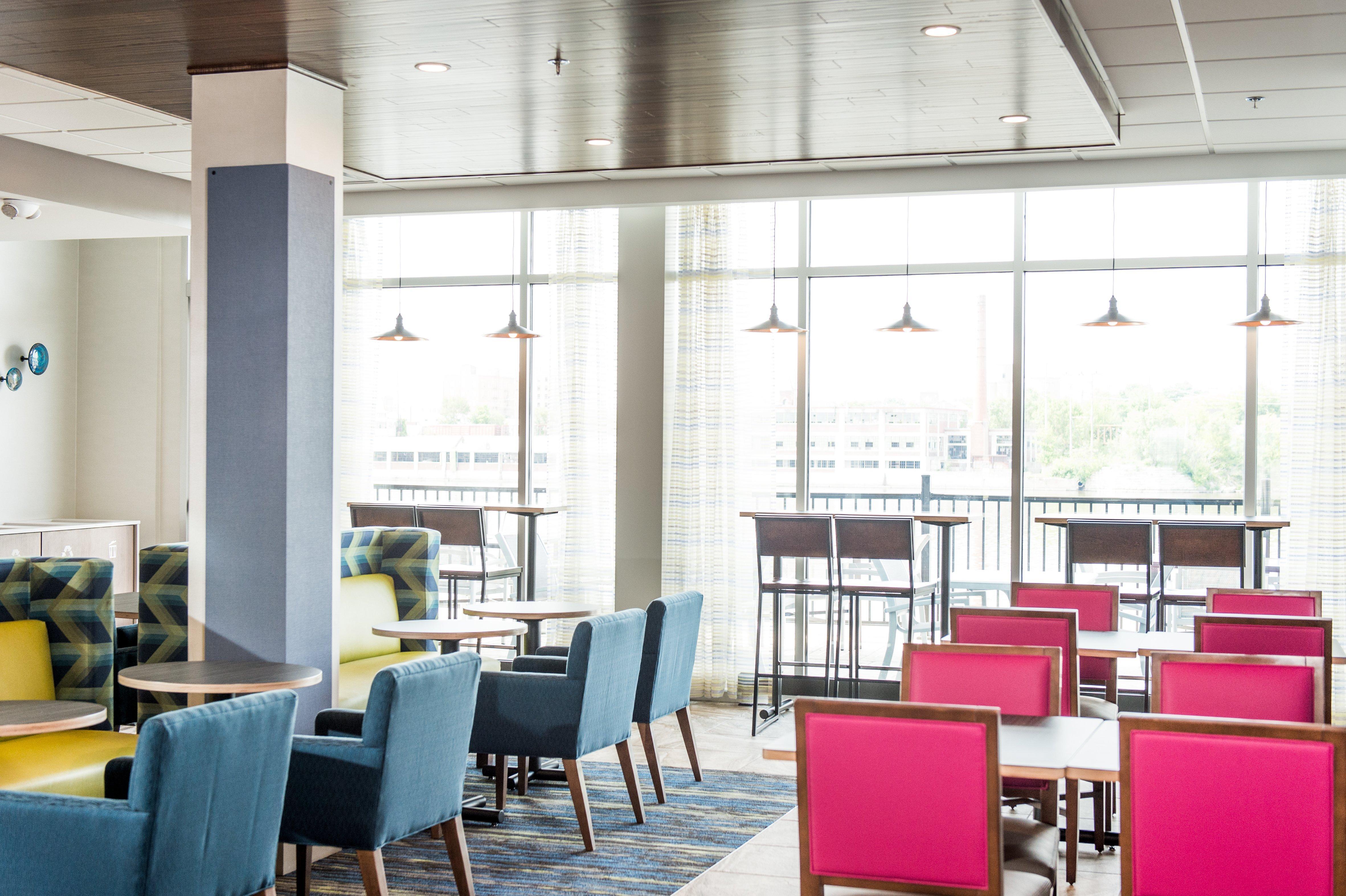 Holiday Inn Express & Suites Rock Falls By Ihg Exterior photo
