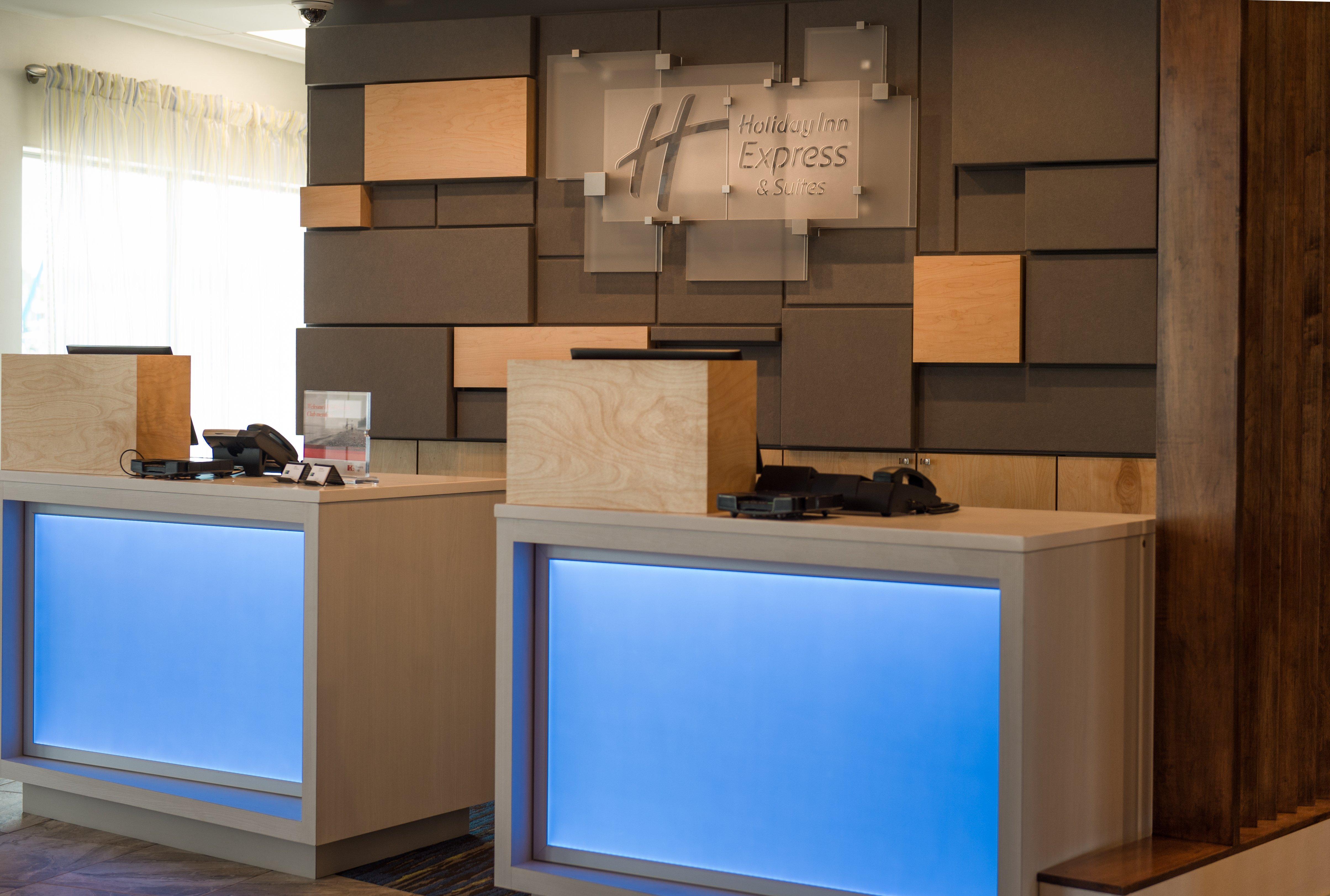 Holiday Inn Express & Suites Rock Falls By Ihg Exterior photo